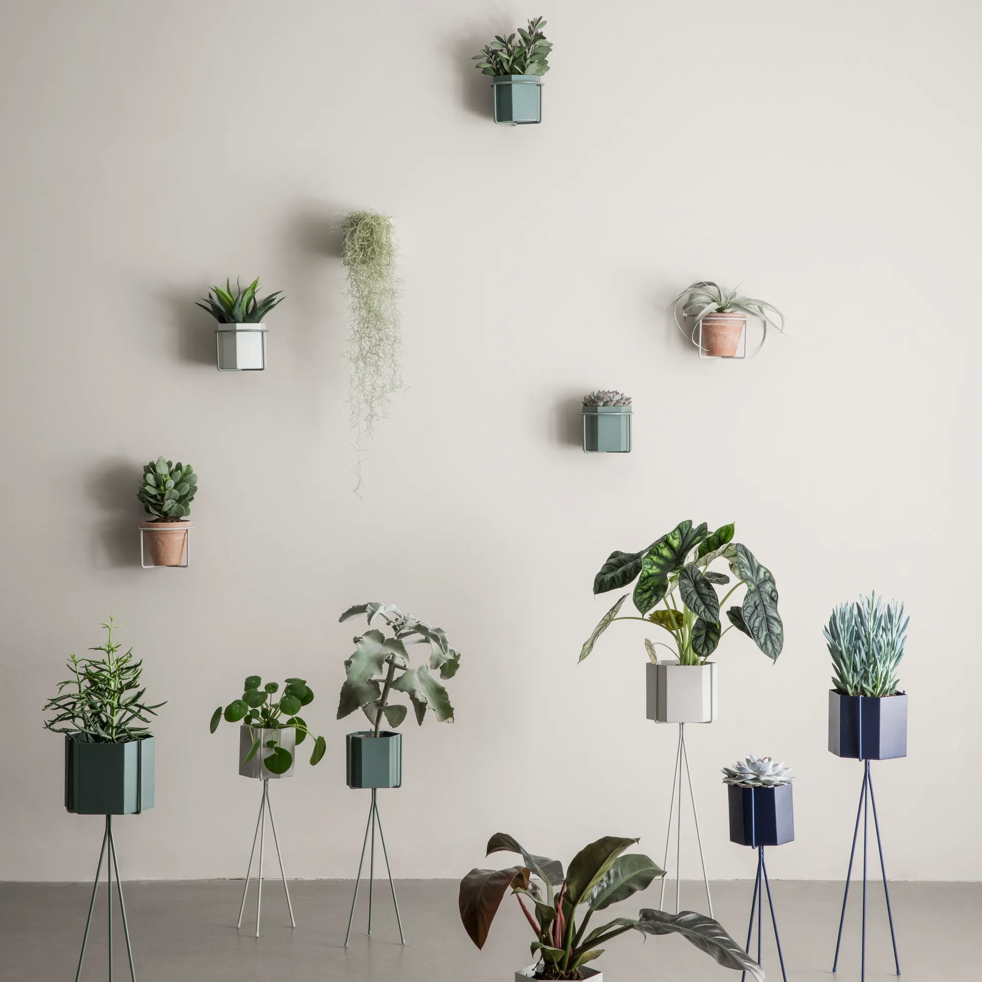 Maceta Hexagon, gris, x-large Ferm Living