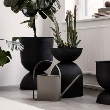 Maceta Hourglass mediana Ø40 cm - negro-gris oscuro - Ferm Living
