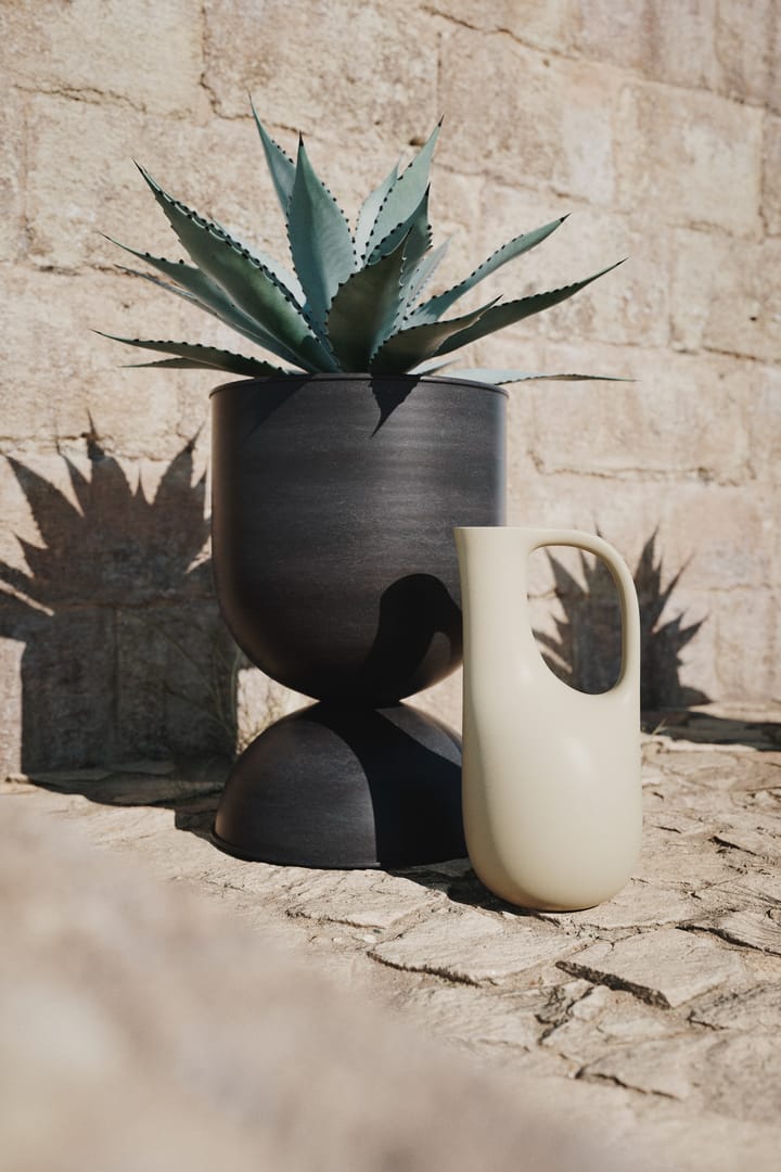 Maceta Hourglass mediana Ø41 cm, negro-gris oscuro Ferm Living