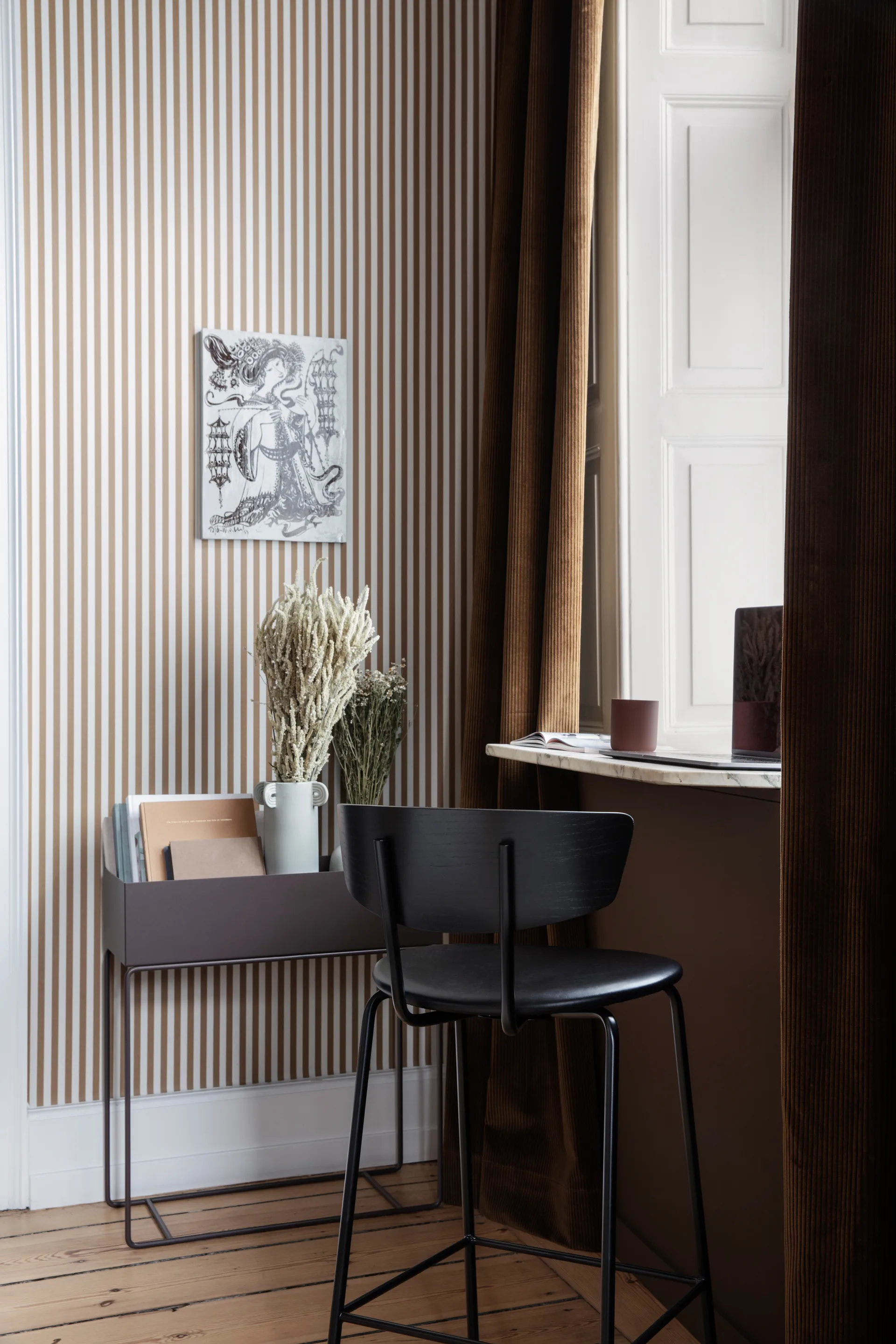 Macetero Plant Box ferm LIVING, gris oscuro Ferm Living