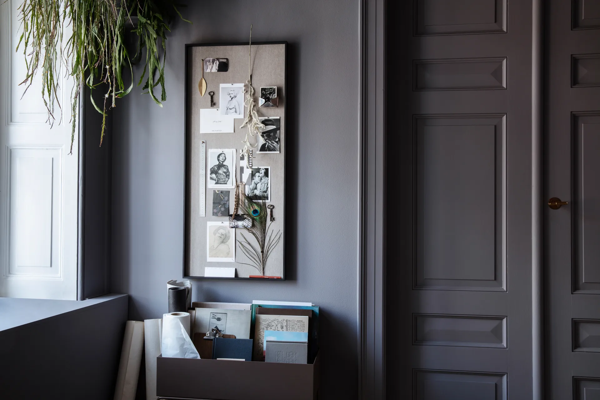 Macetero Plant Box ferm LIVING, gris oscuro Ferm Living