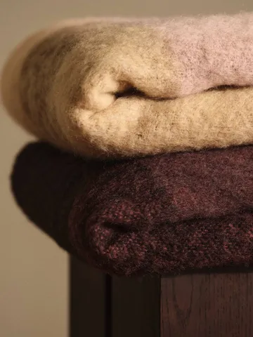 Manta de mohair Blur - Dark chocolate-oxide red, 130x170 cm - Ferm Living