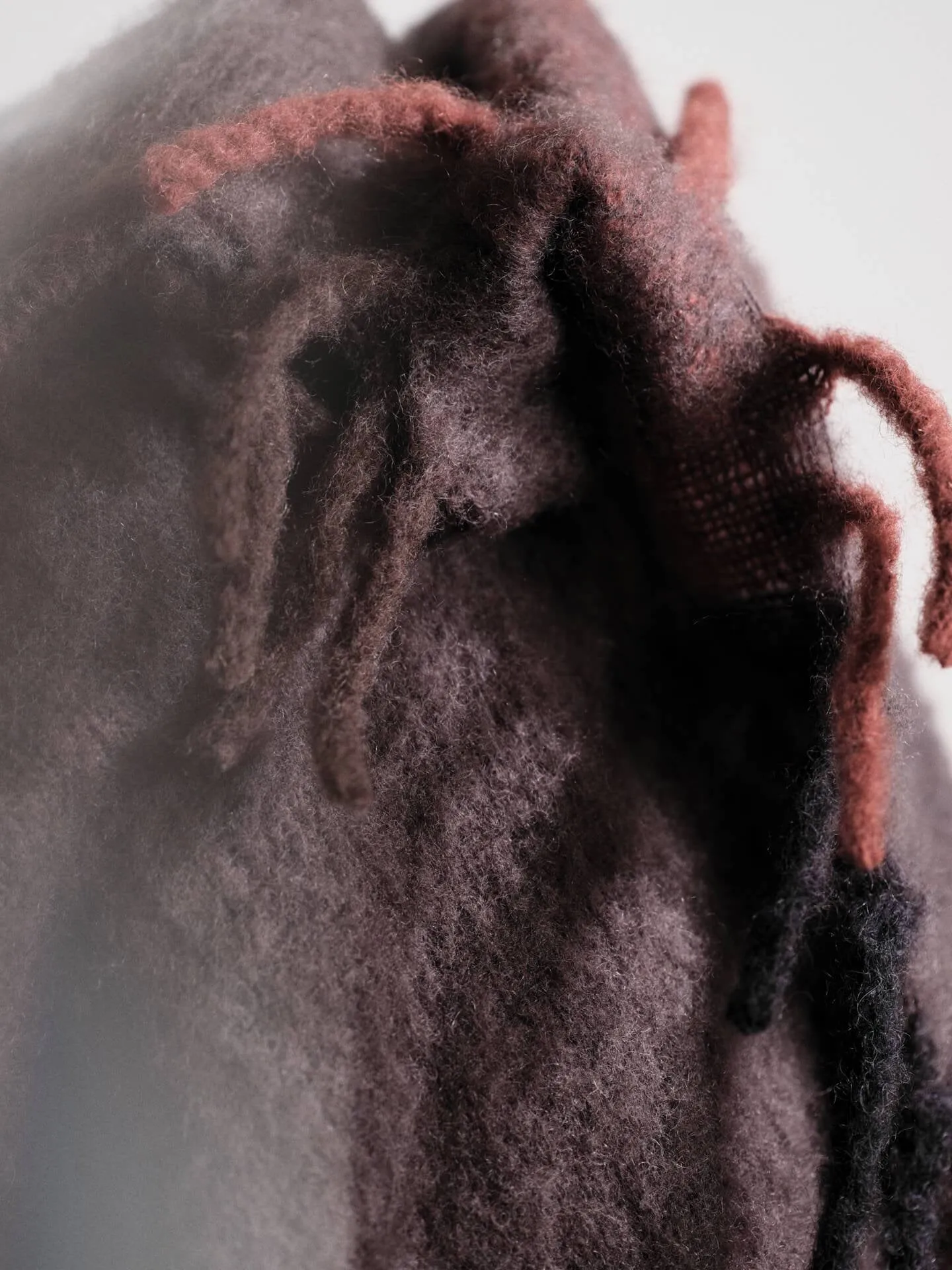 Manta de mohair Blur, Dark chocolate-oxide red, 130x170 cm Ferm Living