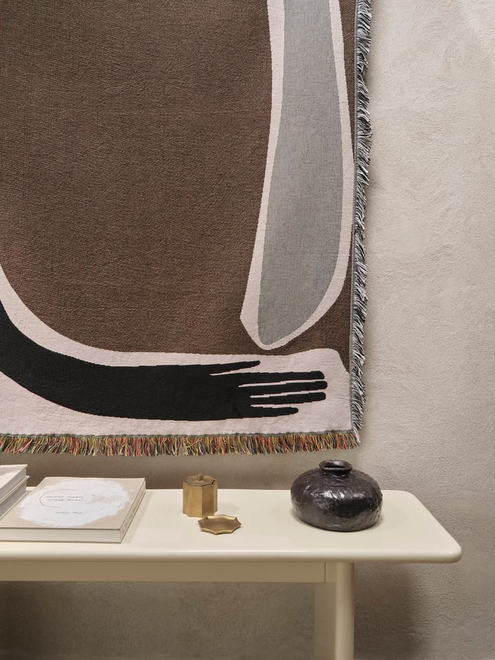 Manta Pose Tapestry 120x170 cm, Coffee Ferm Living