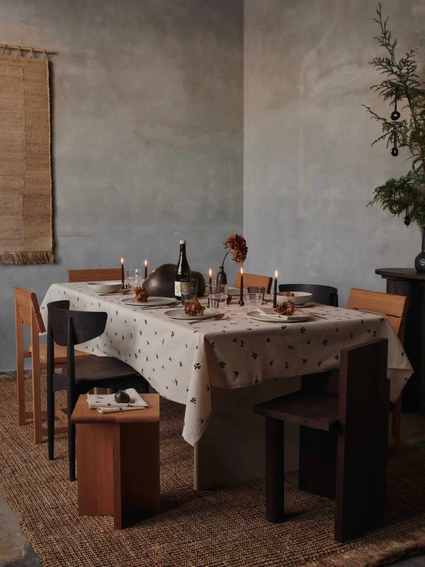 Mantel Baies 150x240 cm, Natural-dark chocolate Ferm Living