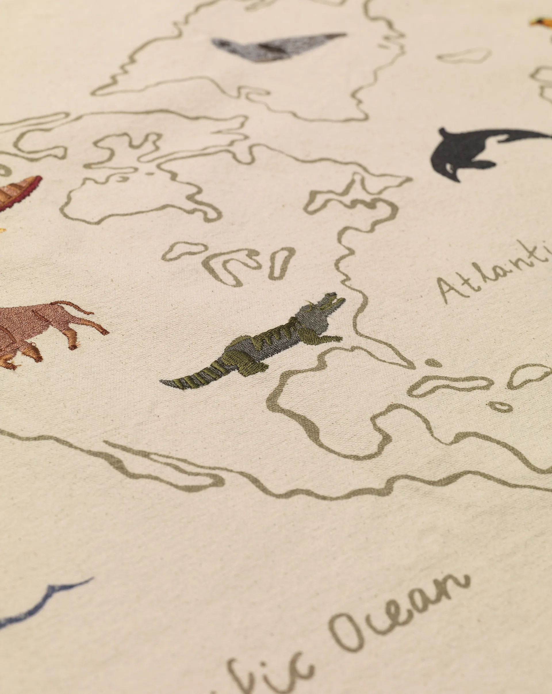 Mapa de tela The world, Offwhite Ferm Living