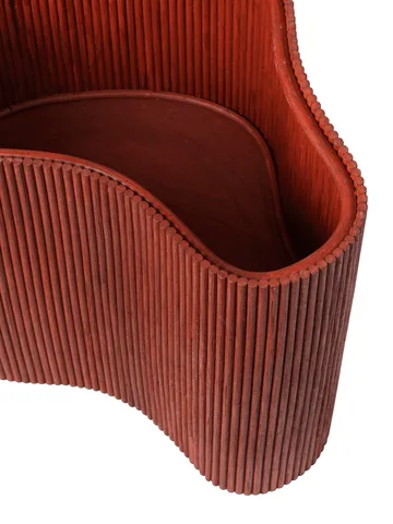 Mesa auxiliar con almacenaje Isola - Oxide red - Ferm Living