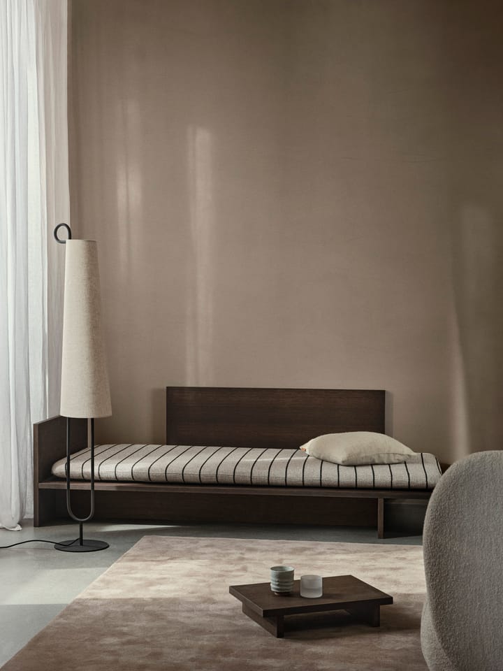 Mesa auxiliar Kona, Dark Stained oak veneer Ferm Living