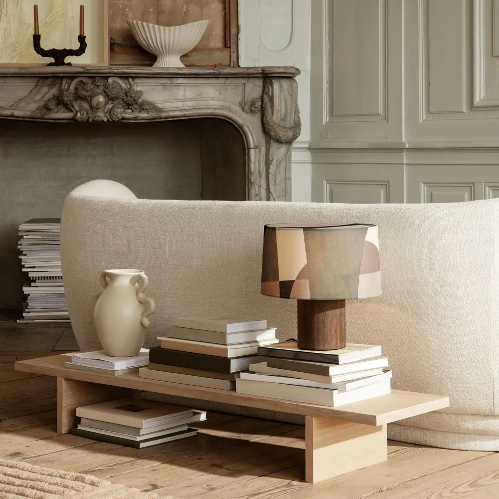 Mesa auxiliar Kona display table, Oak natural veneer Ferm Living