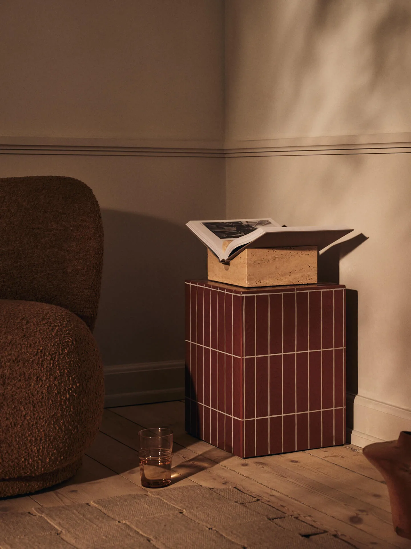 Mesa auxiliar Pillar, Brown, 32×32×42 cm Ferm Living