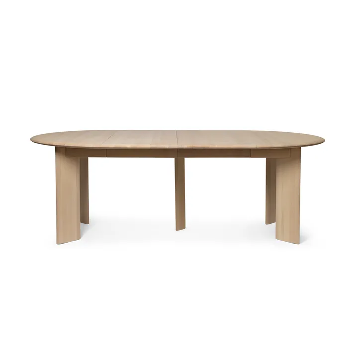 Mesa de comedor Bevel Extendable - Haya blanca aceitada, incluye 2 hojas de extensión - Ferm Living