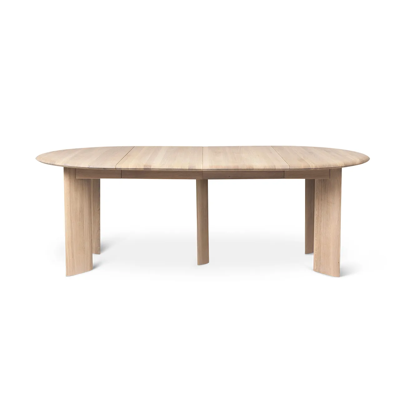 Mesa de comedor Bevel Extendable, Roble blanco aceitado, incluye 2 hoja de extensión Ferm Living