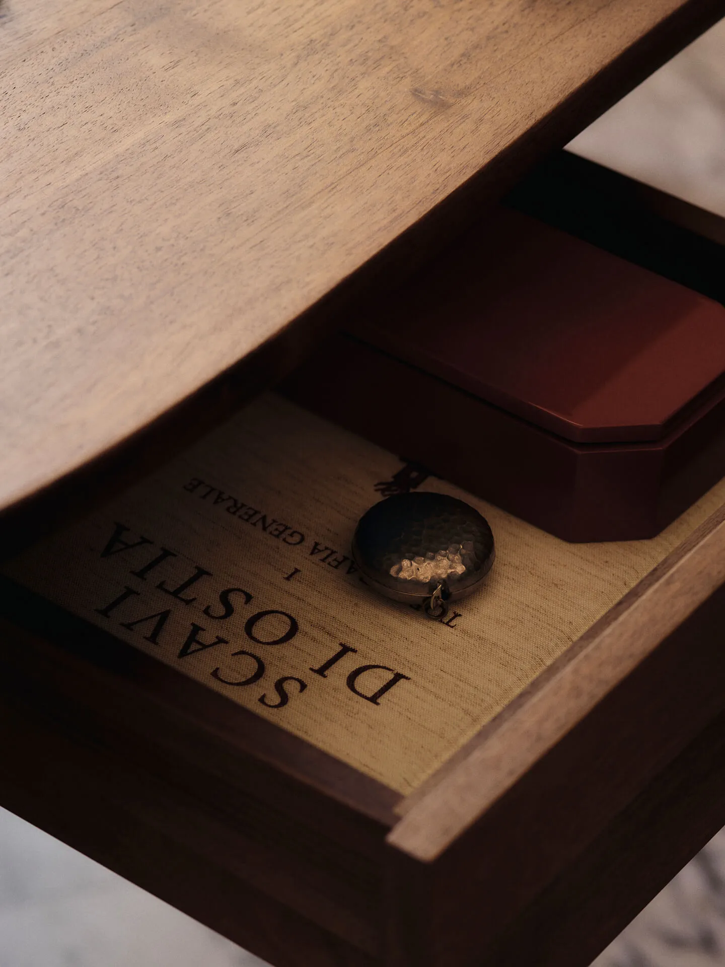 Mesa Feve 160x86x73 cm, Walnut Ferm Living