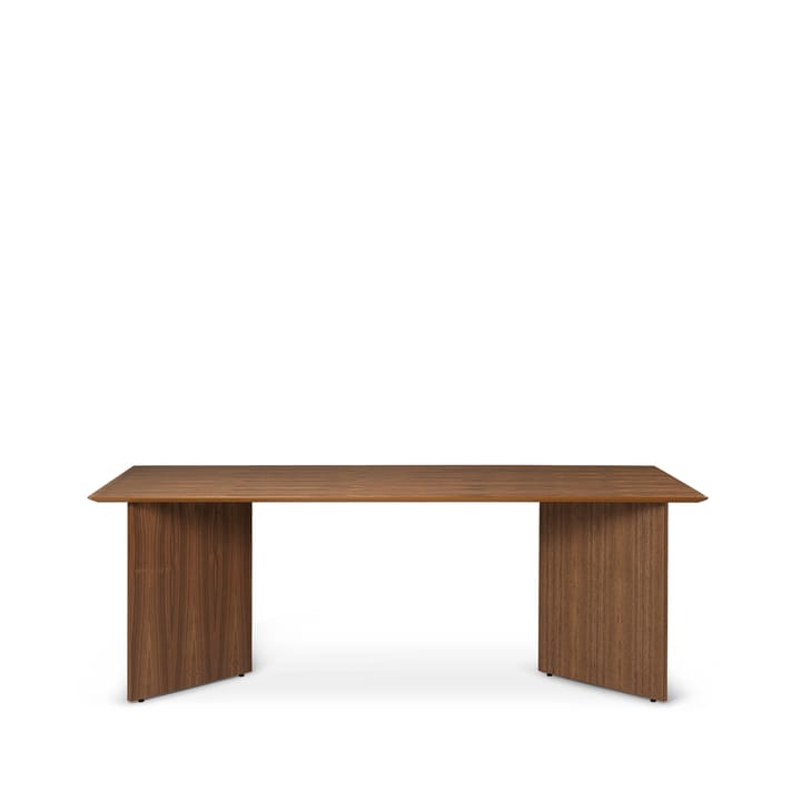 Mesa Mingle - Walnut veneer, 210cm, patas en ángulo en chapa de nogal - Ferm LIVING