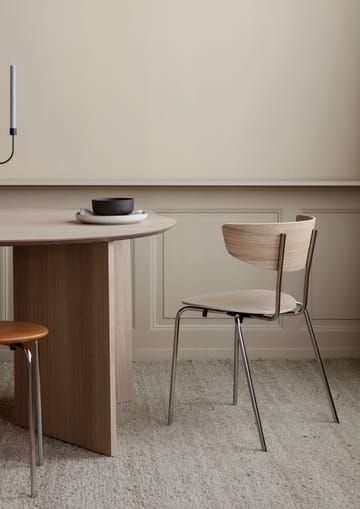 Mesa ovalada Mingle - Oak natural veneer, patas en ángulo - Ferm Living