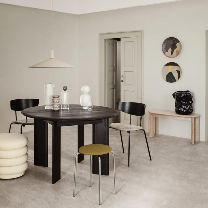 Mesa redonda de comedor biselada, Oak white oiled Ferm Living