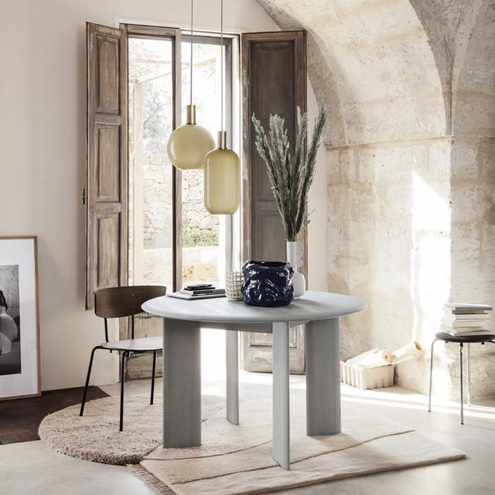 Mesa redonda de comedor biselada, Oak white oiled Ferm Living