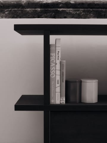 Módulo de estantería de armario Kona - Dark Stained - Ferm Living