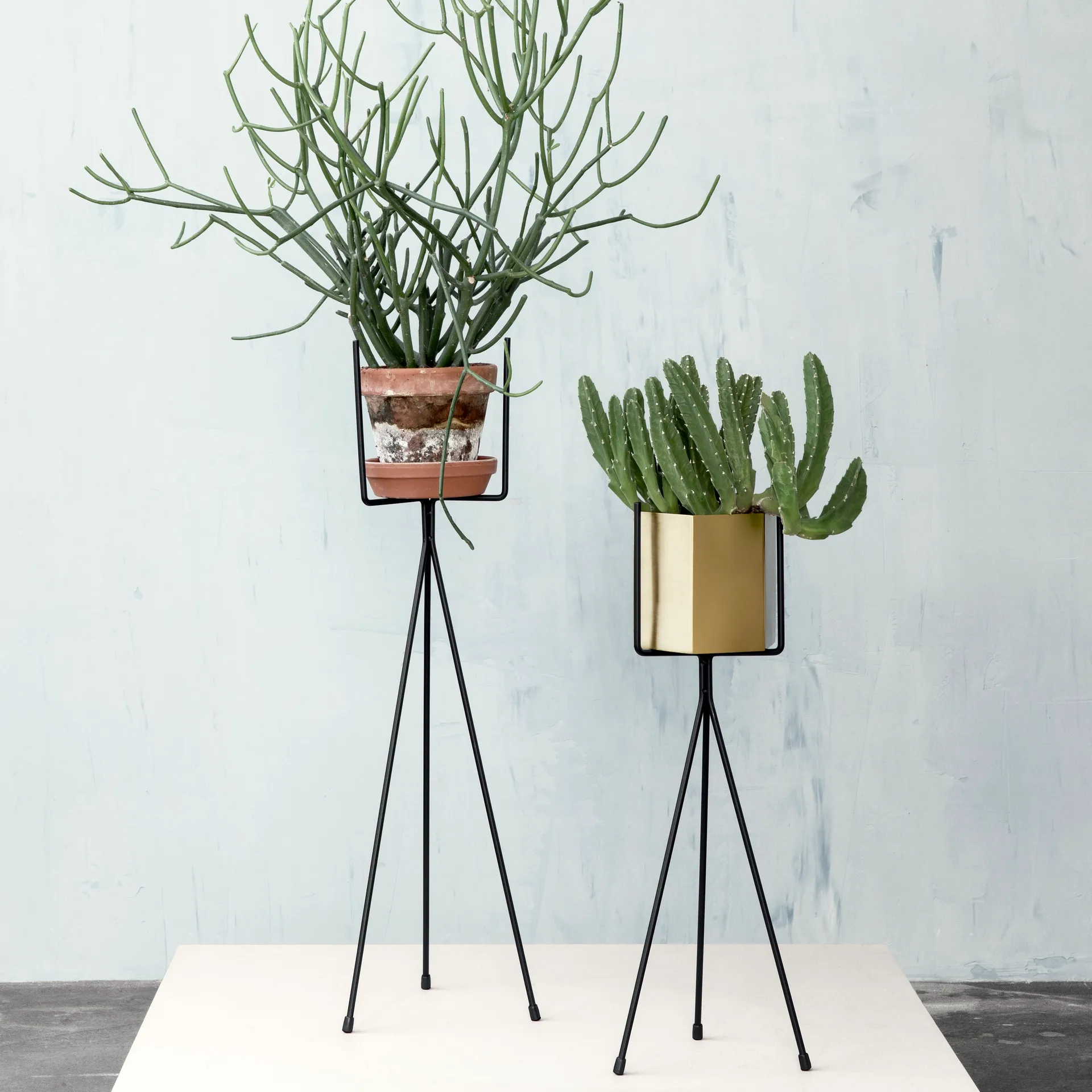 Pedestal para plantas Ferm Living, negro, grande Ferm Living
