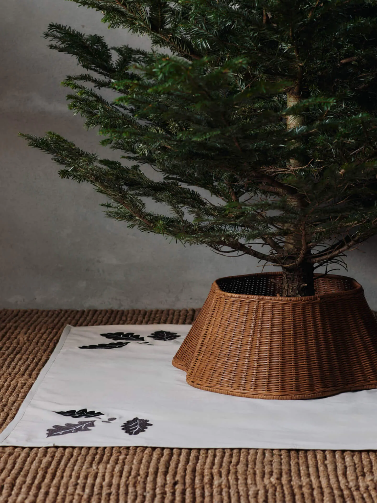Pie de árbol Drape braided tree skirt, Natural Ferm Living