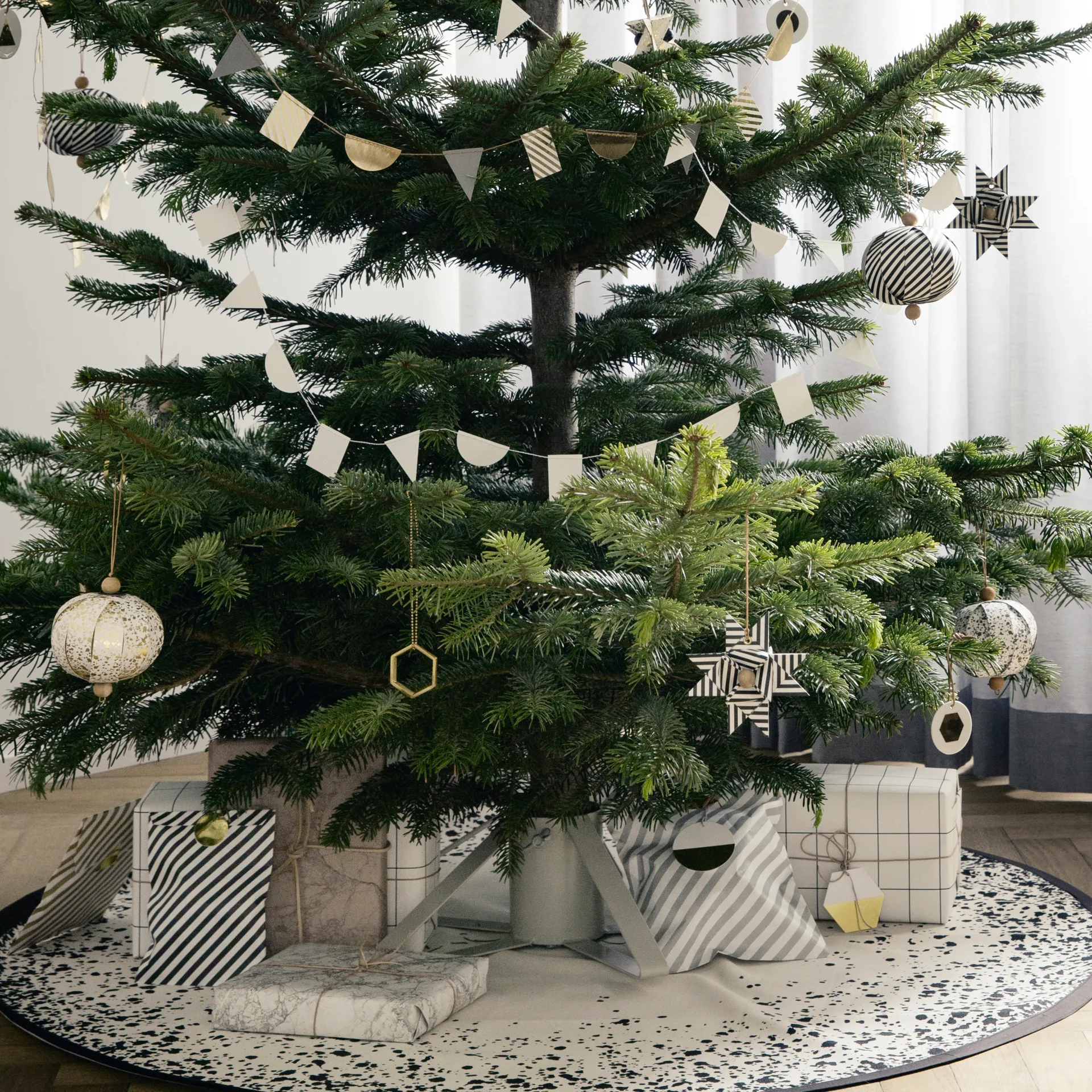 Pie para árbol de Navidad Ferm Living, gris Ferm Living