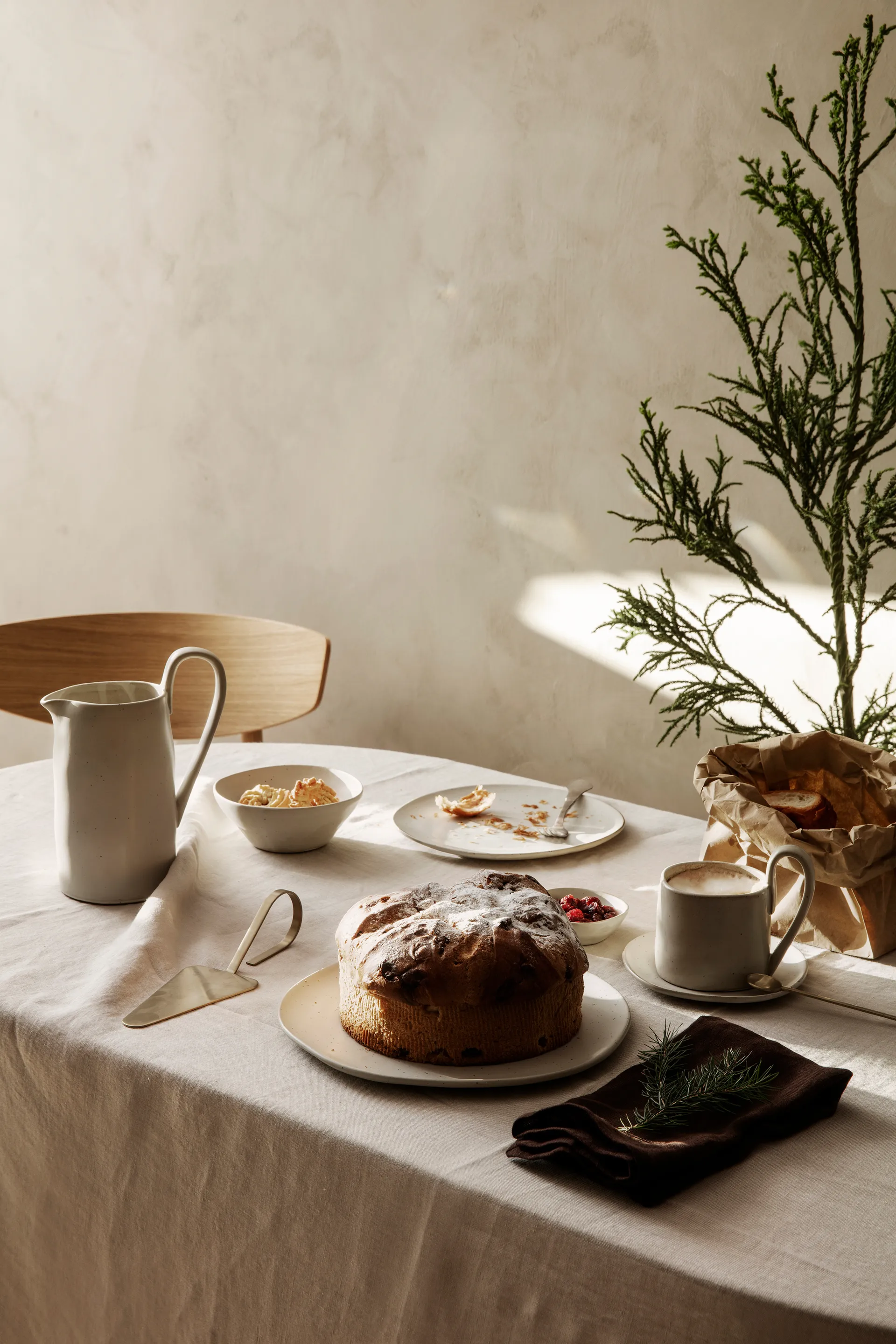 Plato Flow 27 cm, Off-white speckle Ferm Living