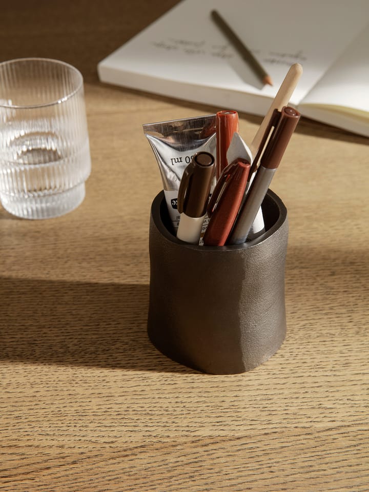 Portalápices Yama small Ø7,8 cm, Aluminio ennegrecido Ferm Living