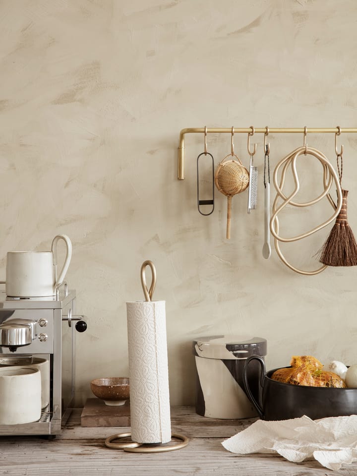 Portarrollos de papel cocina Curvature, latón Ferm Living