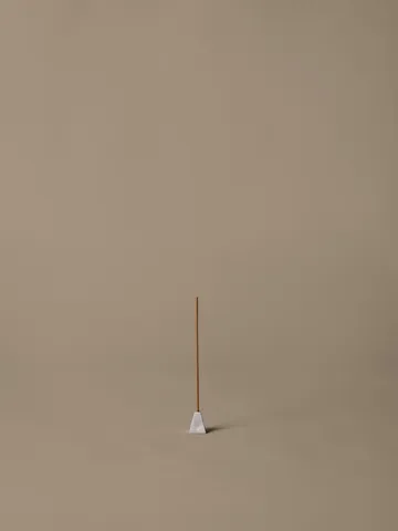 Quemador de incienso Pyra  - Borstad aluminium - Ferm Living