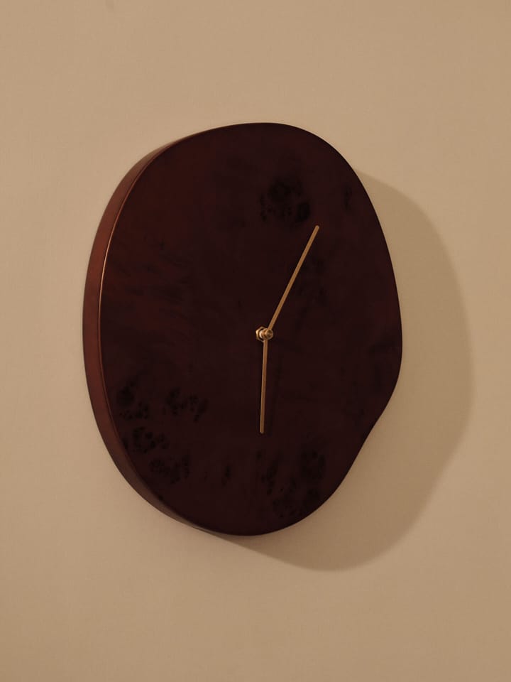 Reloj de pared Melt 28x33 cm, Dark stained burl Ferm Living