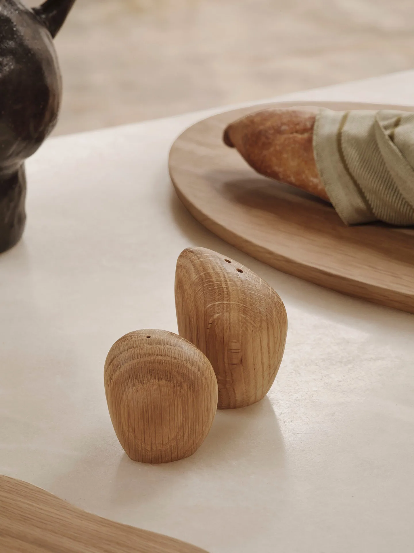 Salero y pimentero Cairn, Oak Ferm Living