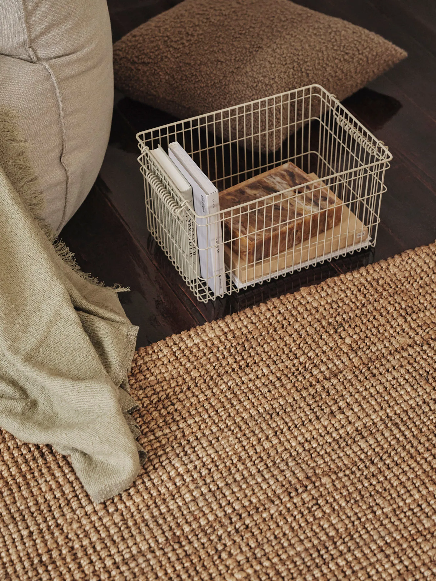 Set de 2 cestas Cala apilables, Cashmere, 36,2x26,2x20,2 cm Ferm Living