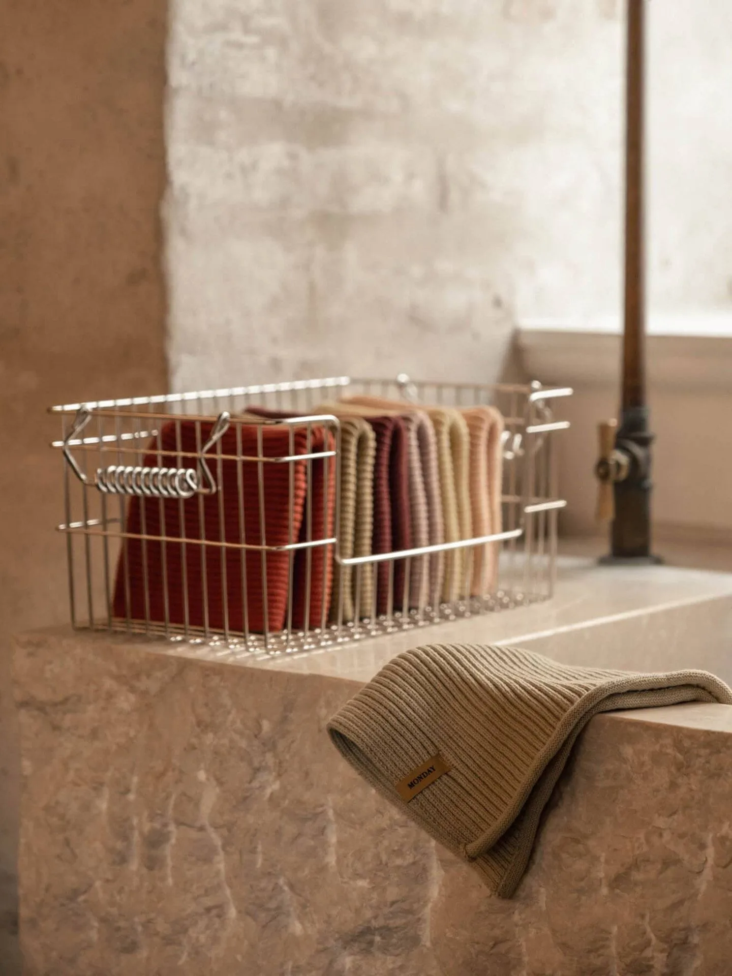 Set de 2 cestas Cala apilables, Stainless Steel, 28,7x18x13 cm Ferm Living