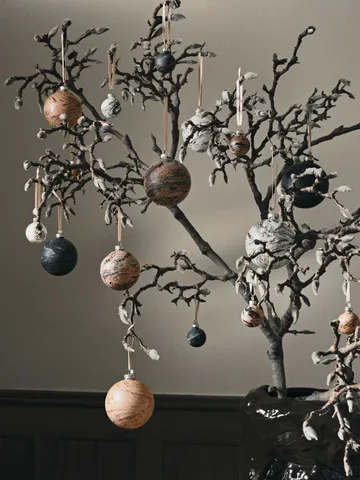 Set de 4 bolas decorativas Marble mixed - Large - Ferm Living