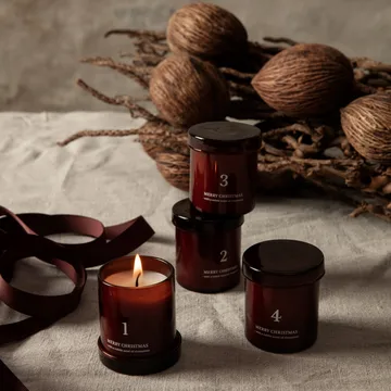 Set de 4 velas perfumadas de Adviento Ferm Living - marrón rojizo - Ferm Living