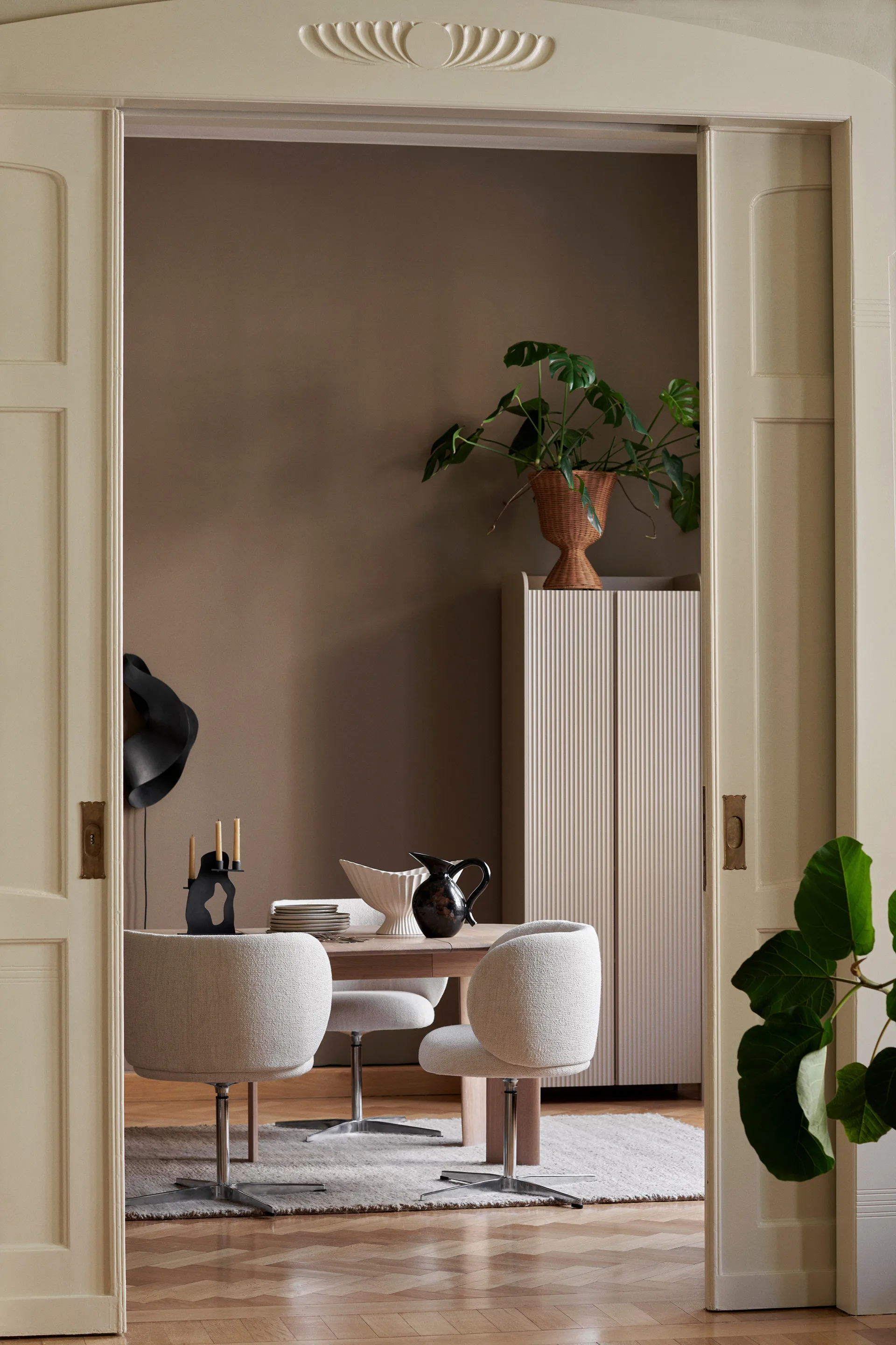 Silla Rico dining chair swivel bouclé, Off-white Ferm Living