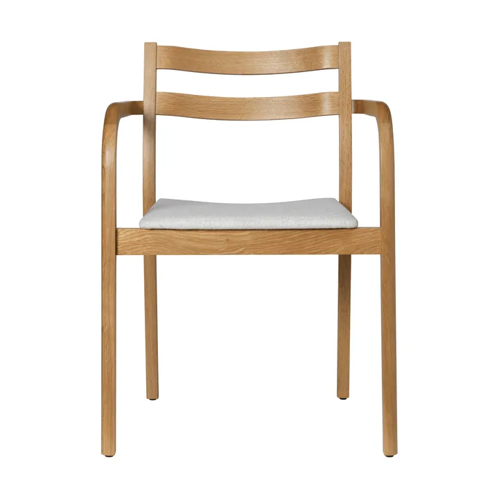 Sillón con reposabrazos Boda - Asiento tapizado, natural oak-off-white - Ferm Living
