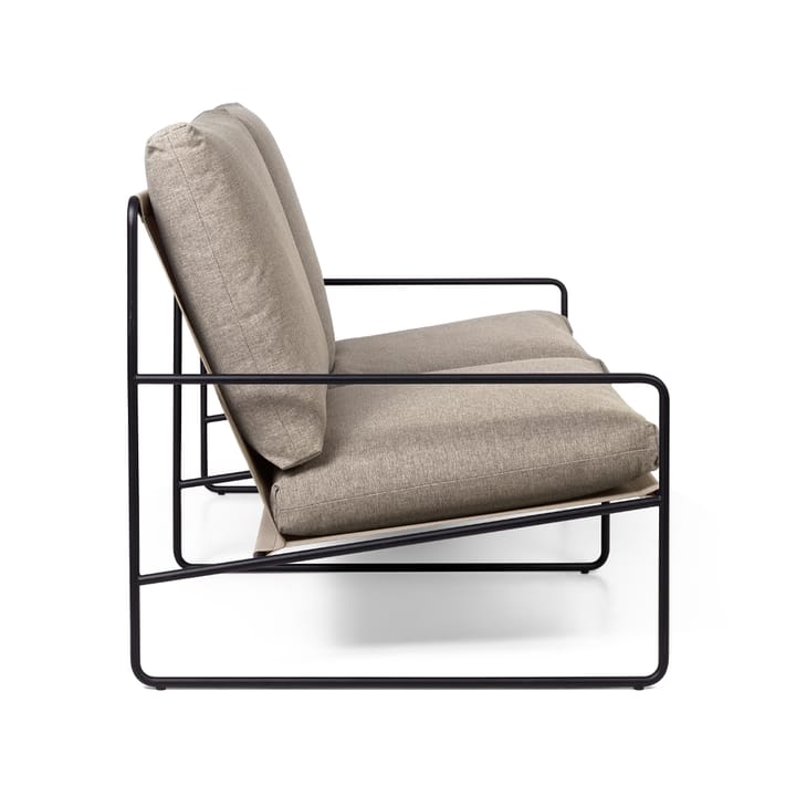 Sofá de 2 plazas Desert, Tela dark sand, base negra Ferm Living