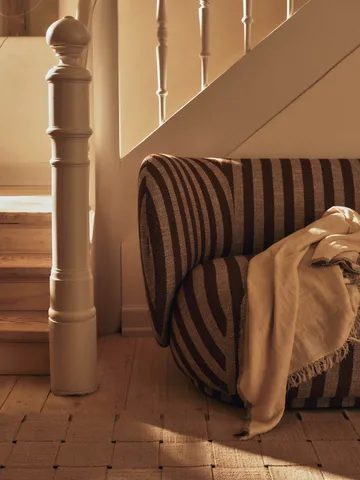 Sofá de 2 plazas Rico - Louisiana, Sand-chocolate - Ferm Living