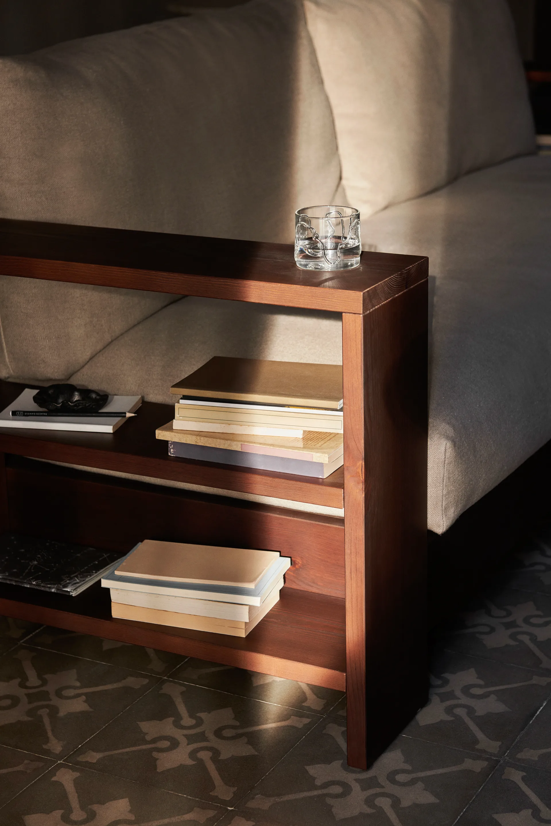 Sofá Edre classic linen, Dark Stained-Natural Ferm Living