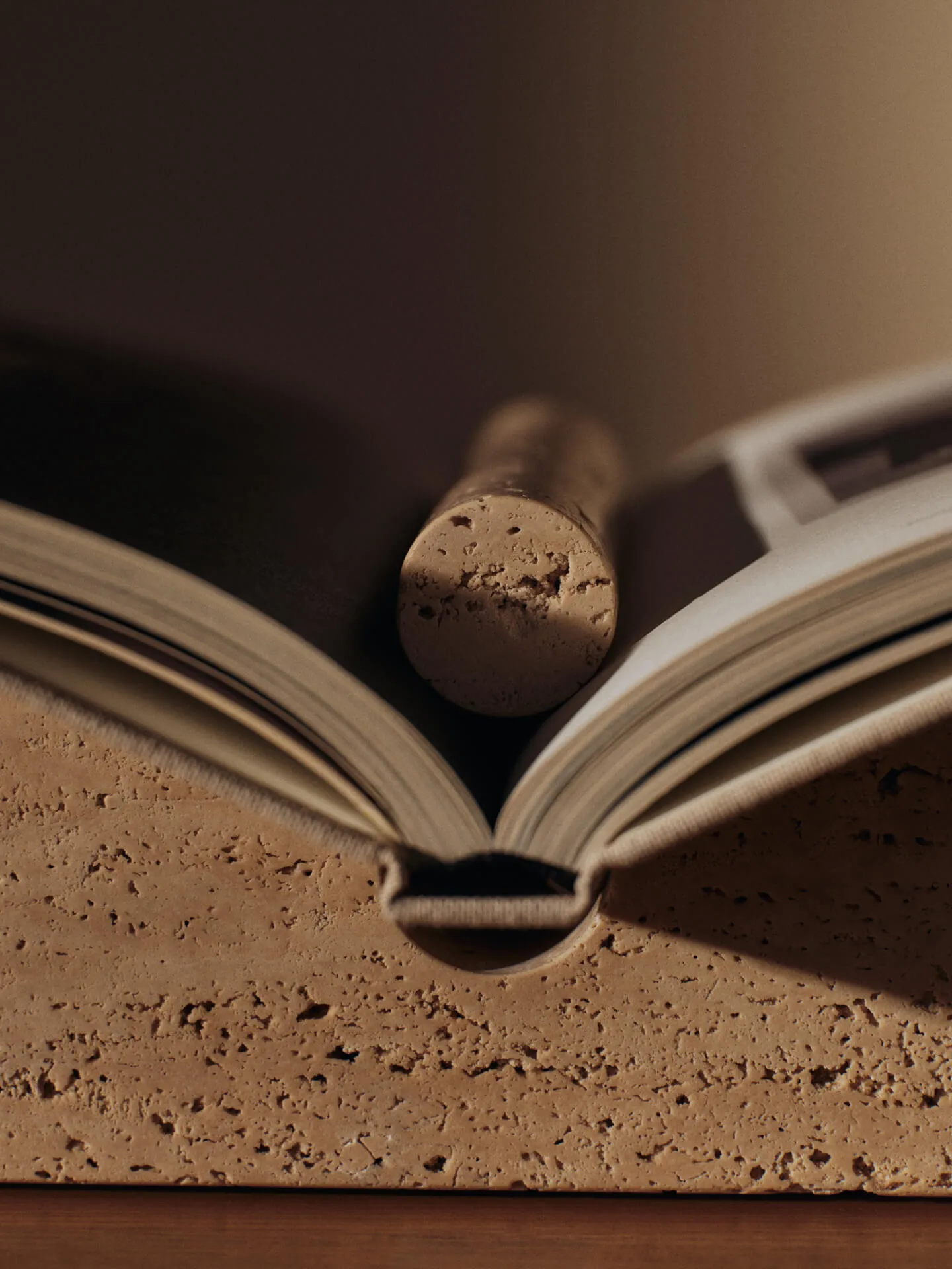 Soporte para libros Tvara, Travertine, 22x22 cm Ferm Living