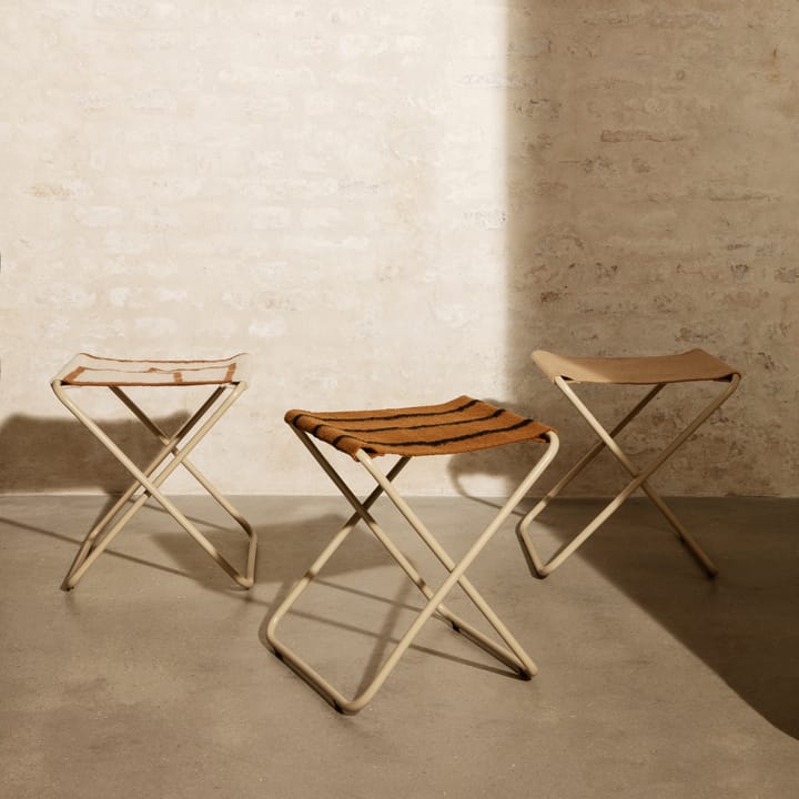 Taburete bajo Desert, Cashmere-shape Ferm Living