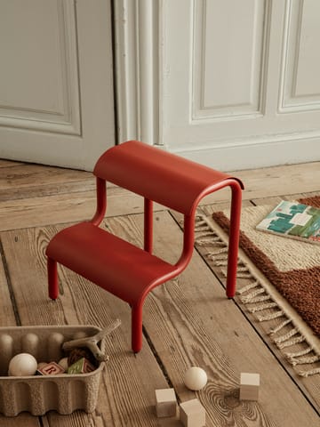 Taburete escalera Up - Poppy Red - Ferm Living