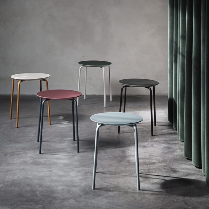 Taburete Herman, Red brown, base de cromo Ferm Living