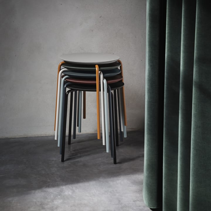Taburete Herman, Red brown, base de cromo Ferm Living