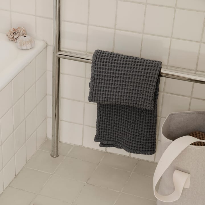 Toalla algodón ecológico gris, 50x100 cm Ferm Living