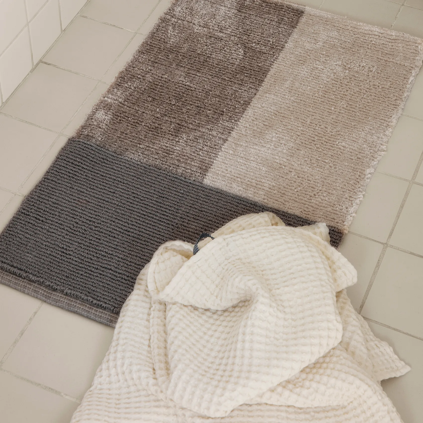 Toalla algodón ecológico off-white, 70x140 cm Ferm Living