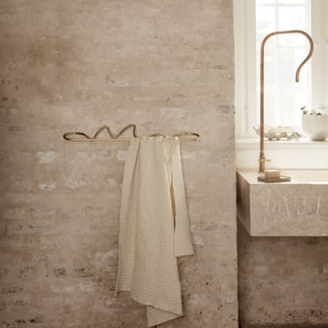 Toallero Curvature - latón - Ferm Living