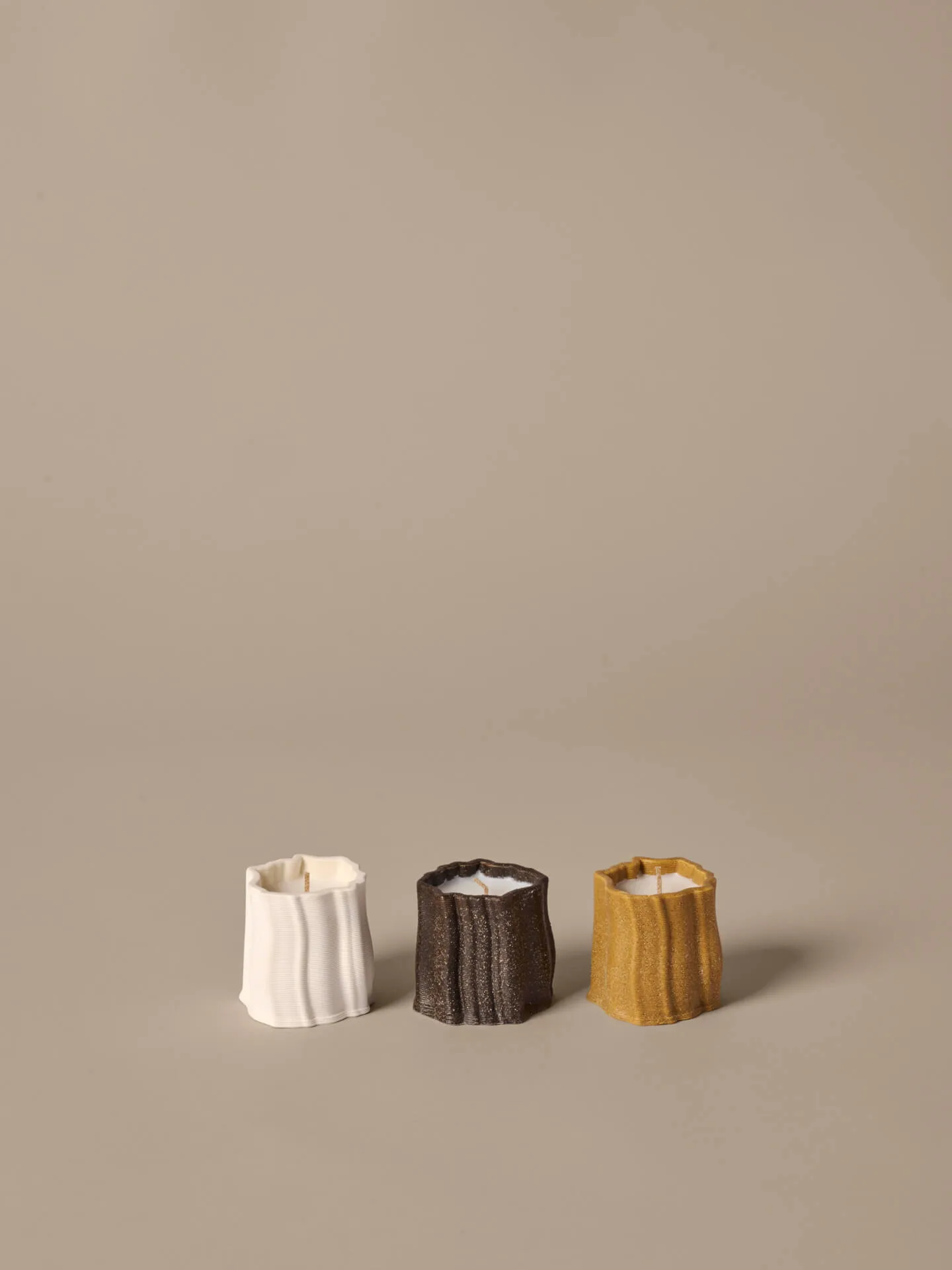 Vela aromática Rylith 13 h,  3 piezas, Higo, limón de citronela, manzanilla Ferm Living