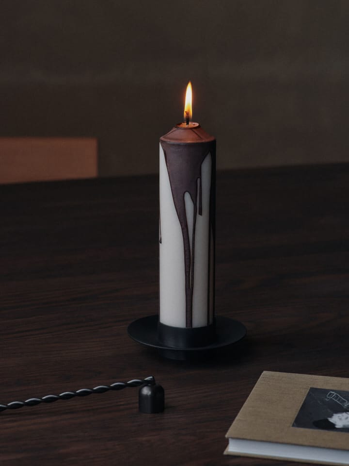Vela cilíndrica Dryp, Dark Chocolate, 20 cm Ferm Living